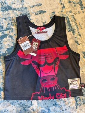 Chicago Bulls Black & Red Women’s Crop Tank
